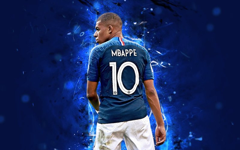 Với hình nền Mbappe 4K, bạn sẽ cảm nhận được từng chi tiết rõ nét từ ánh mắt đến trang phục của anh.